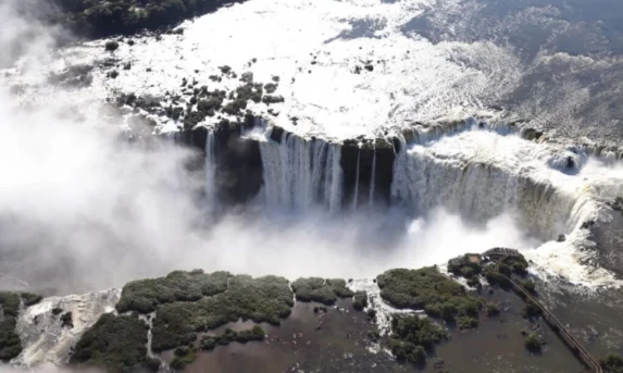 Turismo em Alta: Paraná entra no Top 10 dos estados mais vendidos e Cataratas do Iguaçu lideram preferência internacional