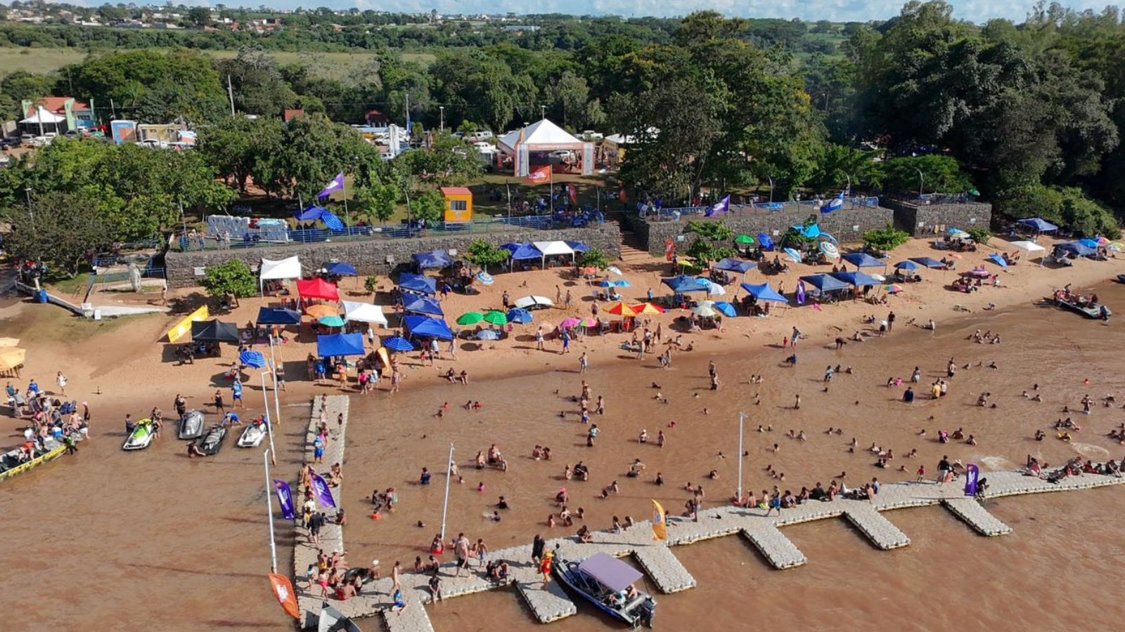 Turismo em Alta: Praias de água doce do Noroeste registram 100% de ocupação no fim de ano