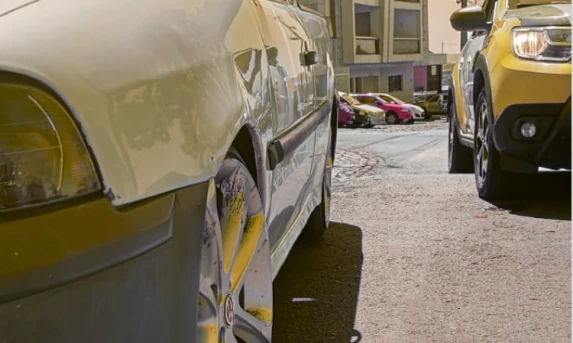 Veículo irregular é aprendido em Quedas do Iguaçu