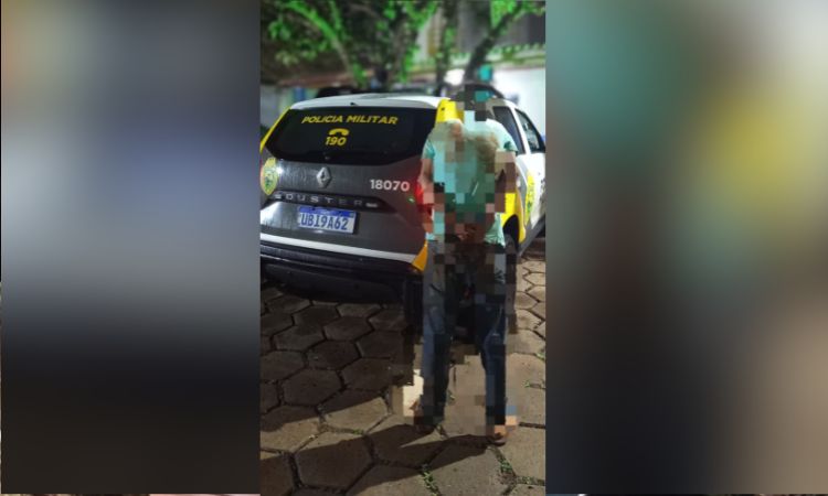 Violência Doméstica: Homem de 30 anos é preso pela PM após ameaçar companheira e quebrar móveis em Quedas do Iguaçu